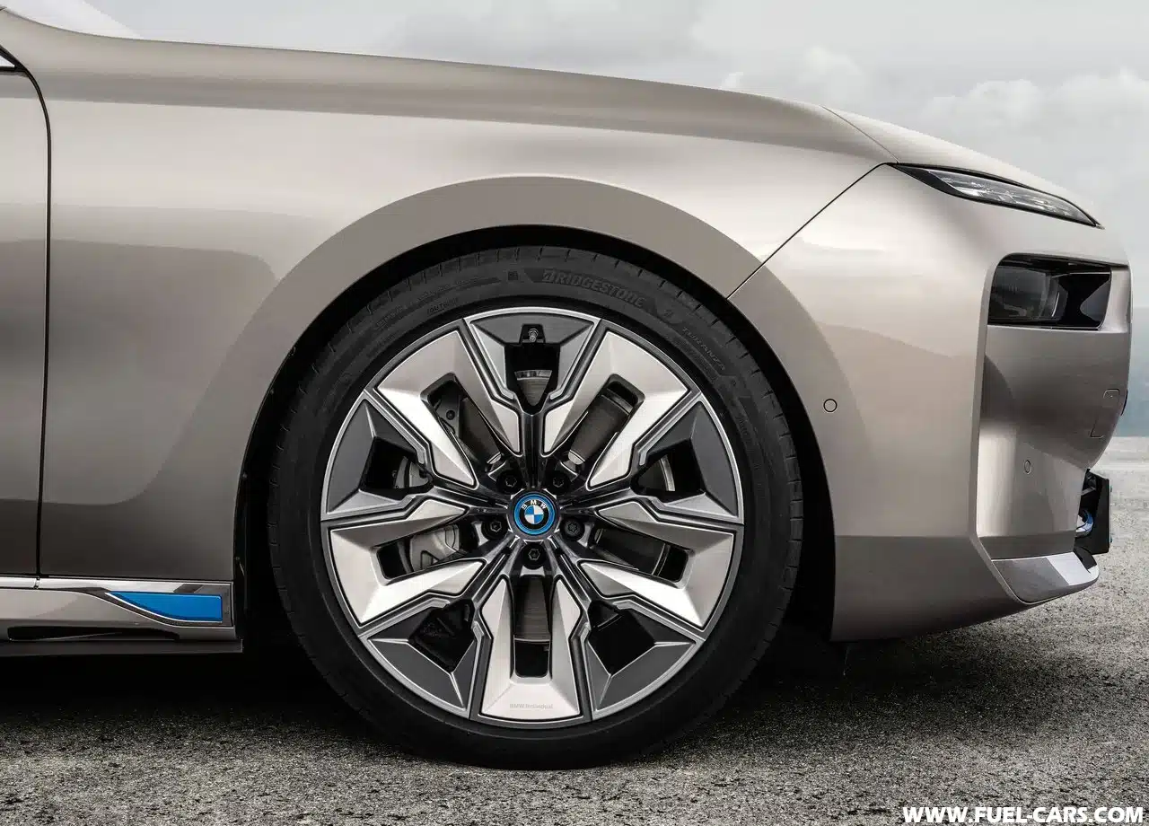 BMW i7 Specs-80