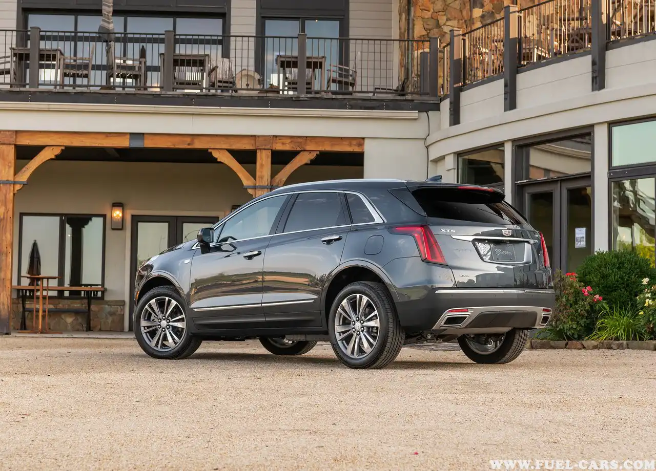 Cadillac XT5 8