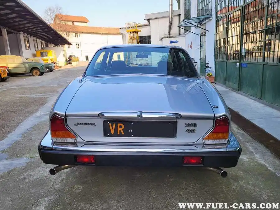 Jaguar XJ Series III Specs 8